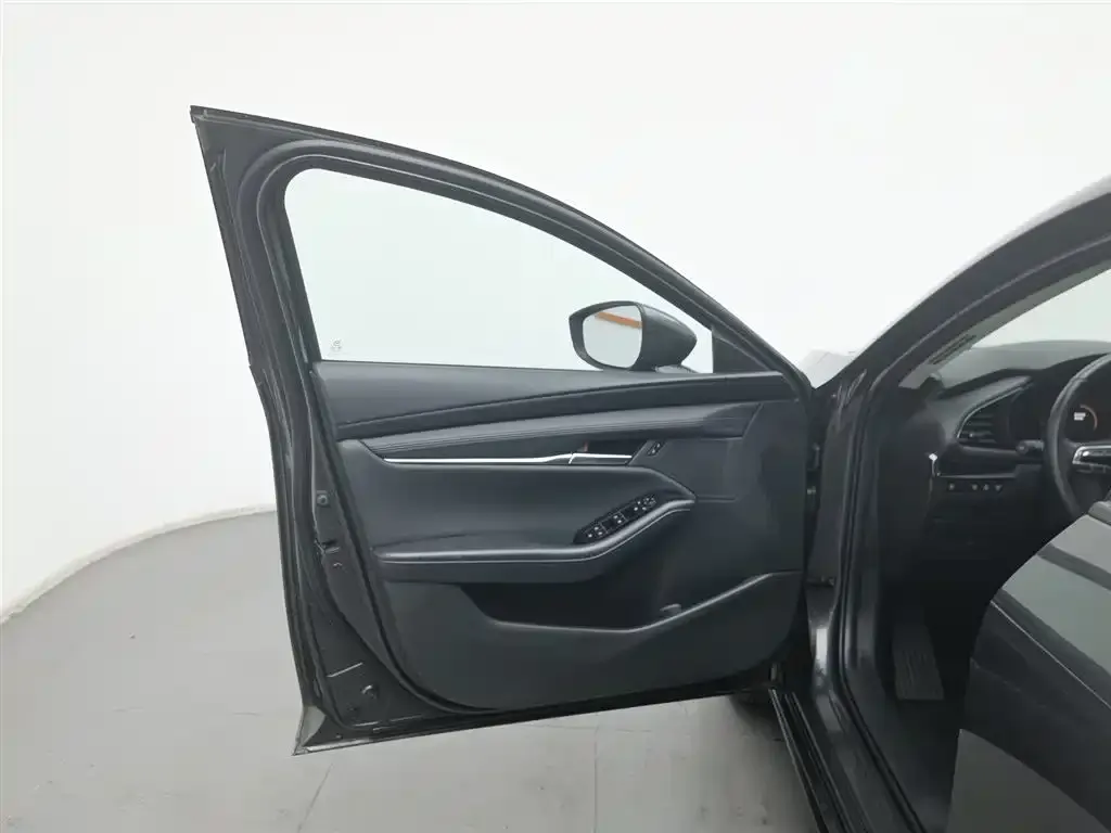 Mazda 3 Axela 2023 из CN, фото 3