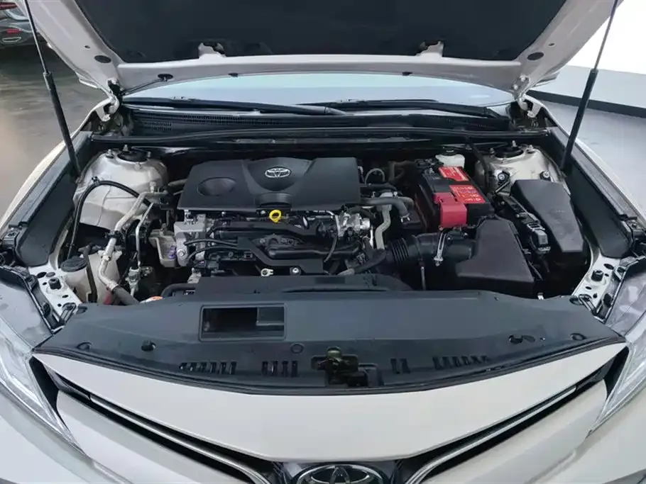 Toyota Camry — фото 10