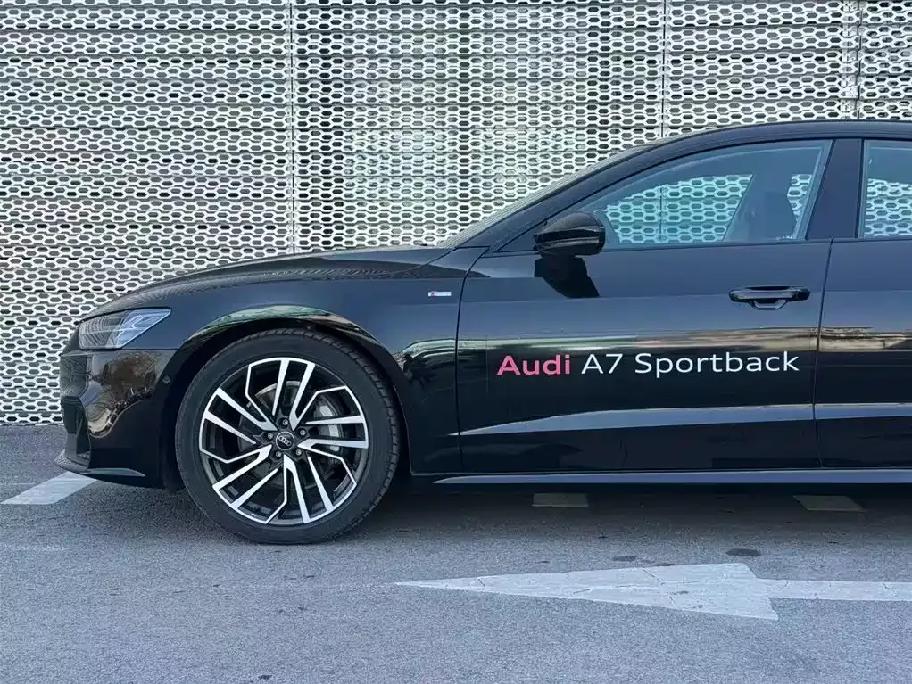 Audi A7 2024 из CN, фото 7