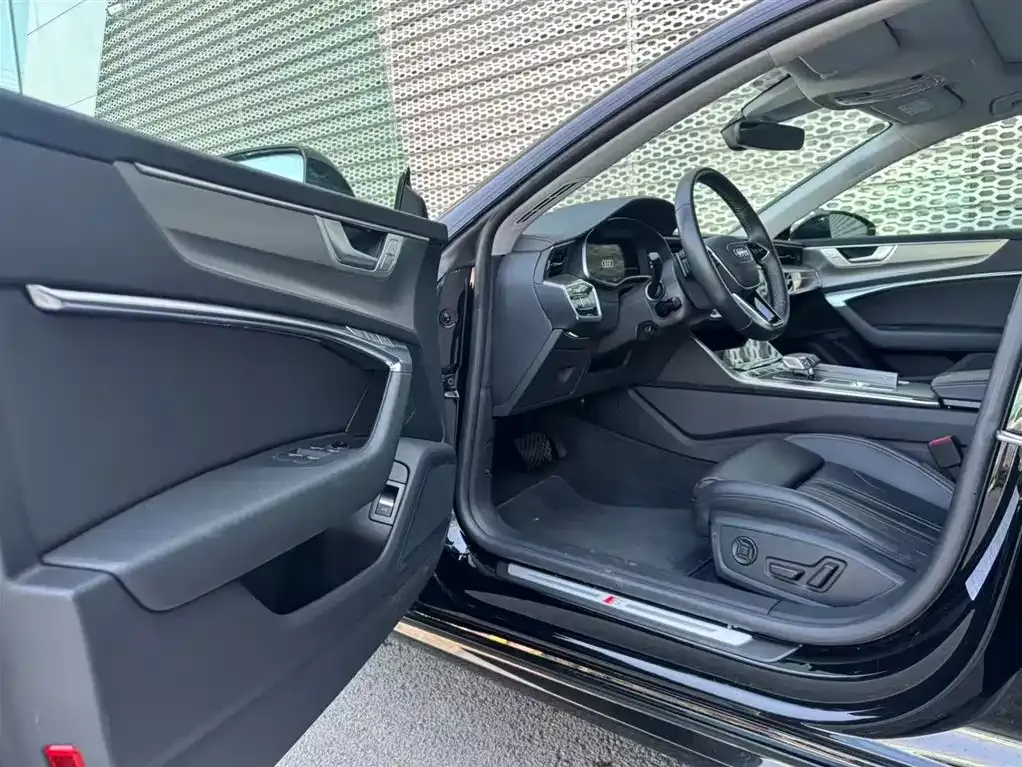 Audi A7 2024 из CN, фото 4