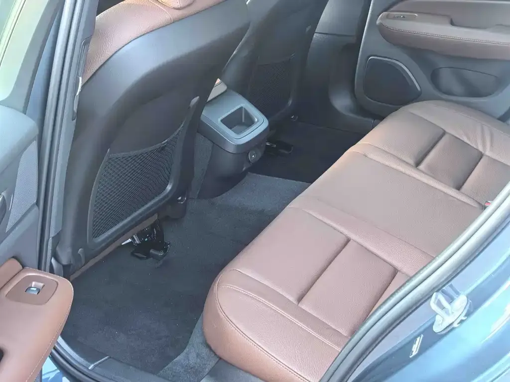 Volvo S60 — фото 10