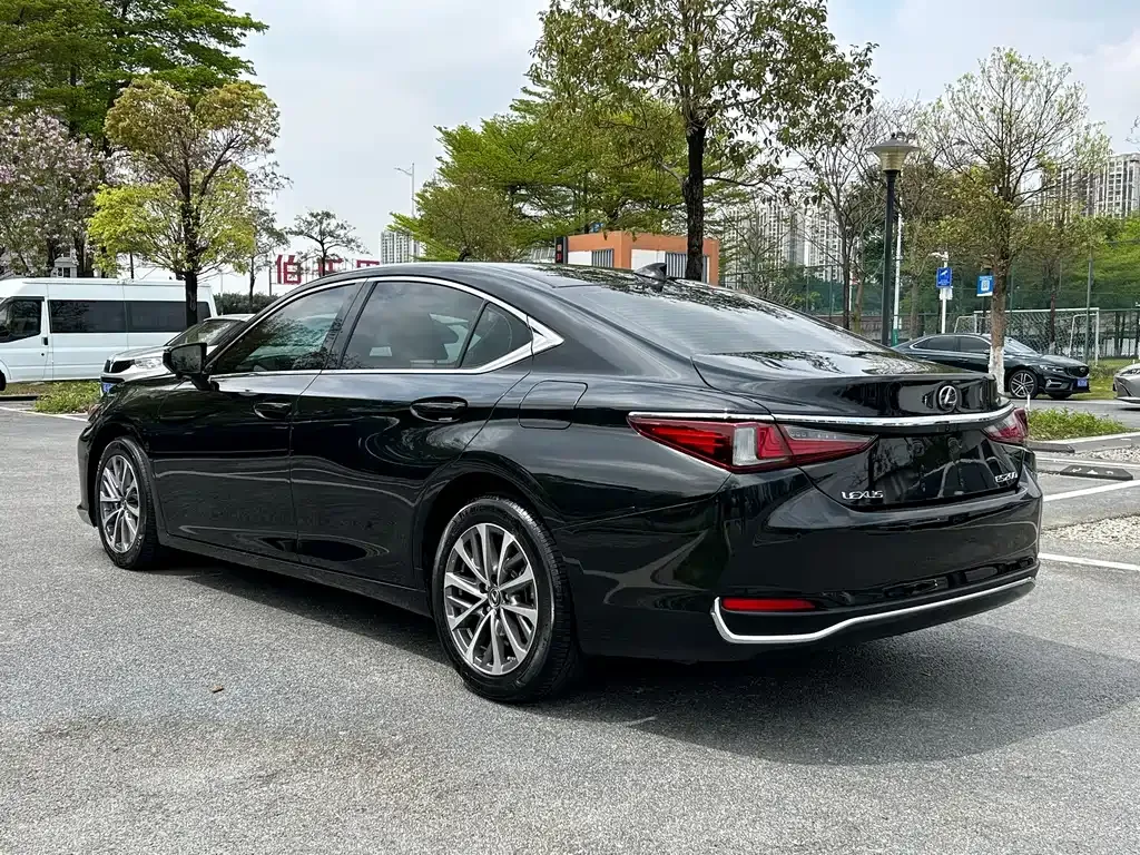 Lexus ES 2023 из CN, фото 7