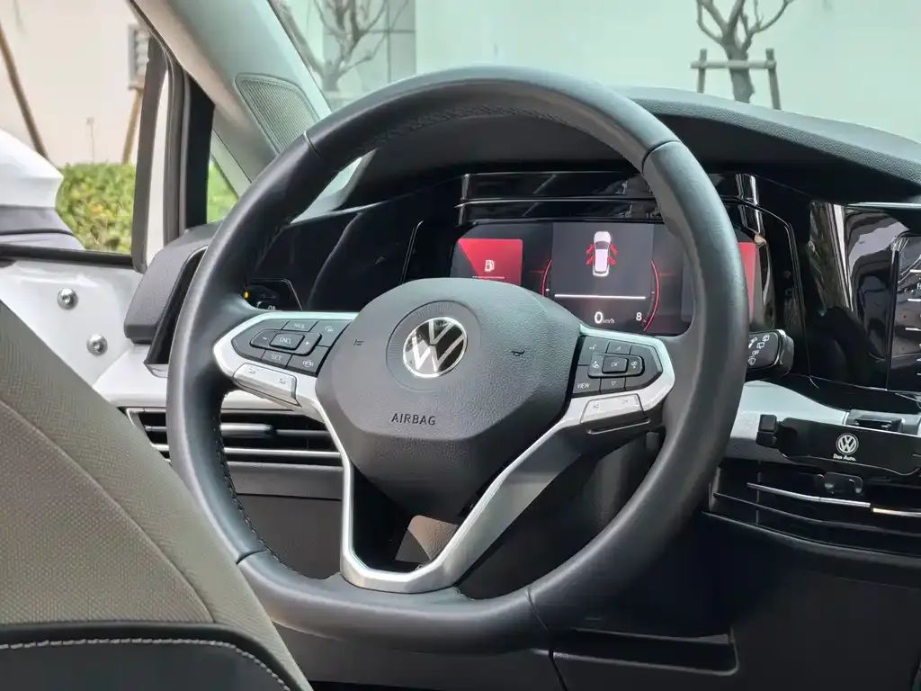 Volkswagen Golf 2023 из CN, фото 9