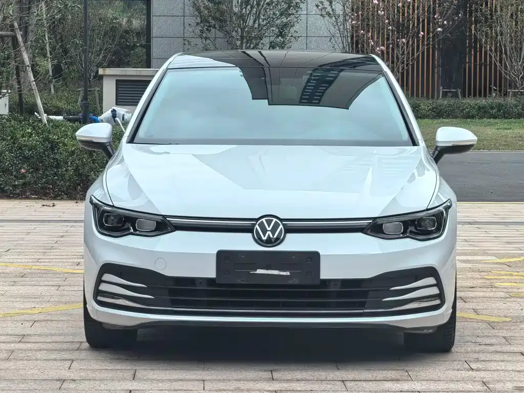Volkswagen Golf 2023 из CN, фото 8