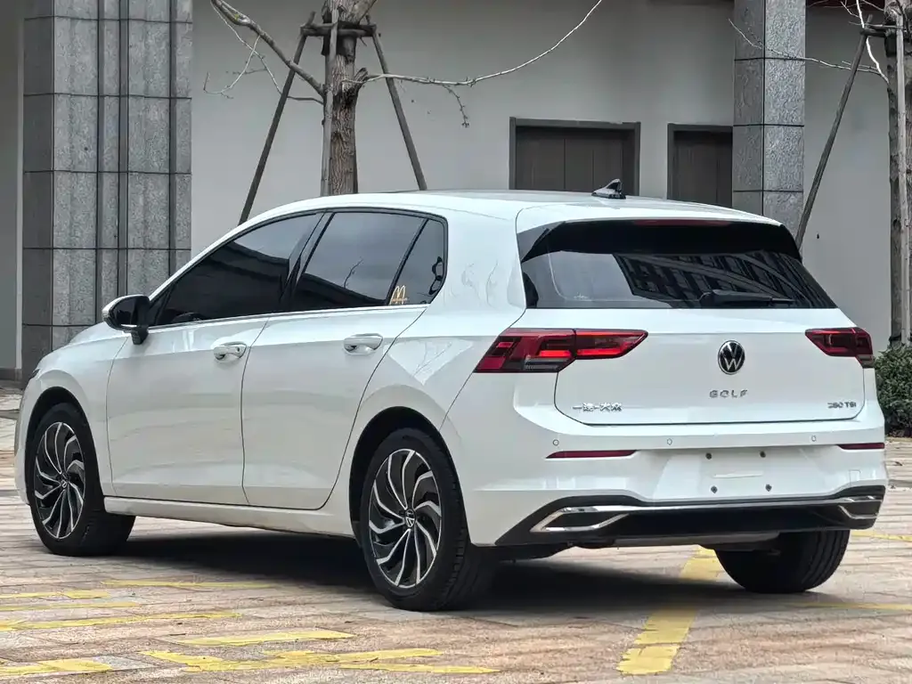 Volkswagen Golf 2023 из CN, фото 6