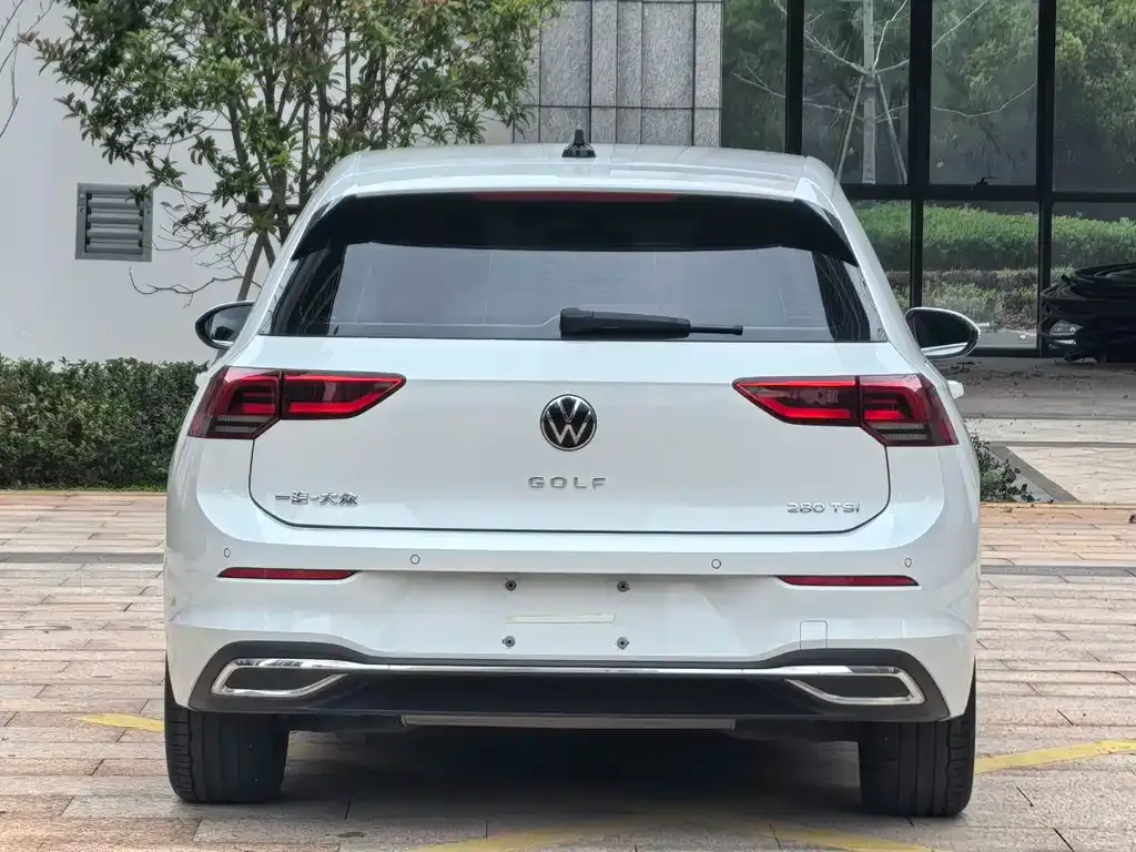 Volkswagen Golf 2023 из CN, фото 7