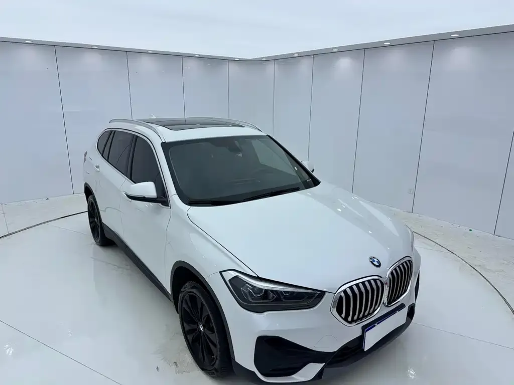 BMW X1 — фото 5