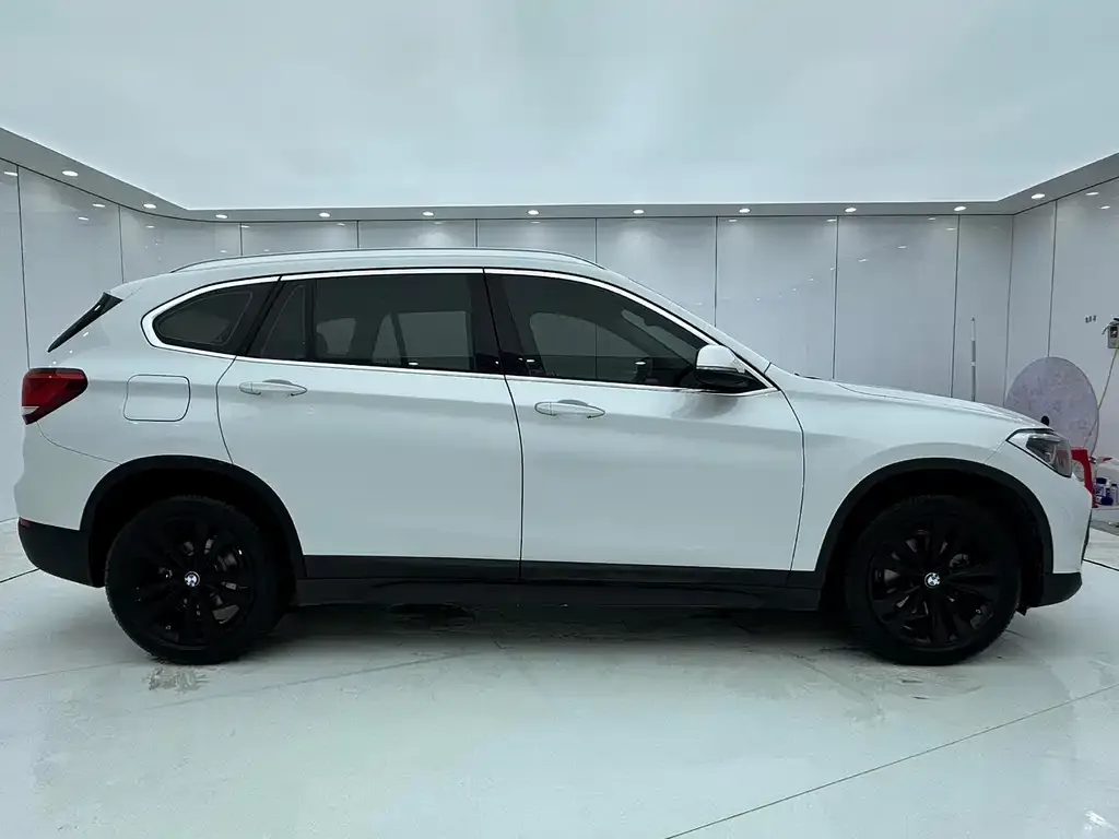 BMW X1 — фото 7