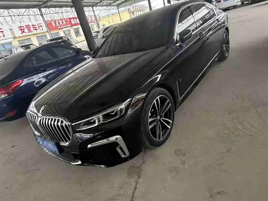 BMW 7 Series — фото 1