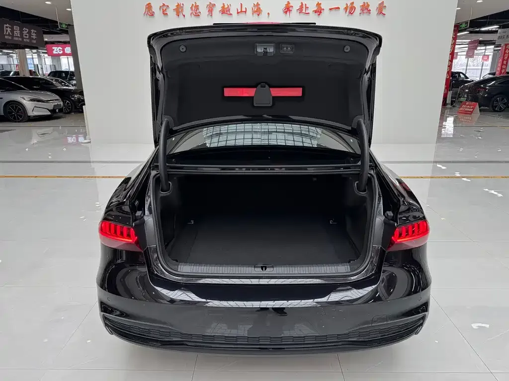 Audi A7L 2024 из CN, фото 10