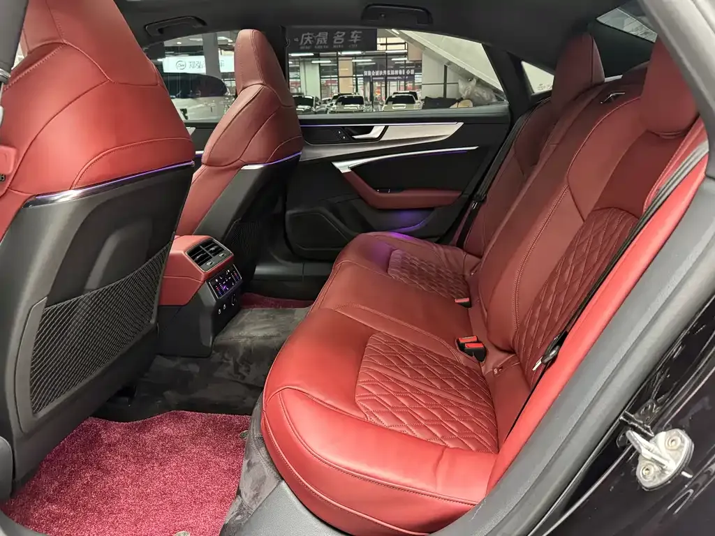 Audi A7L 2024 из CN, фото 7