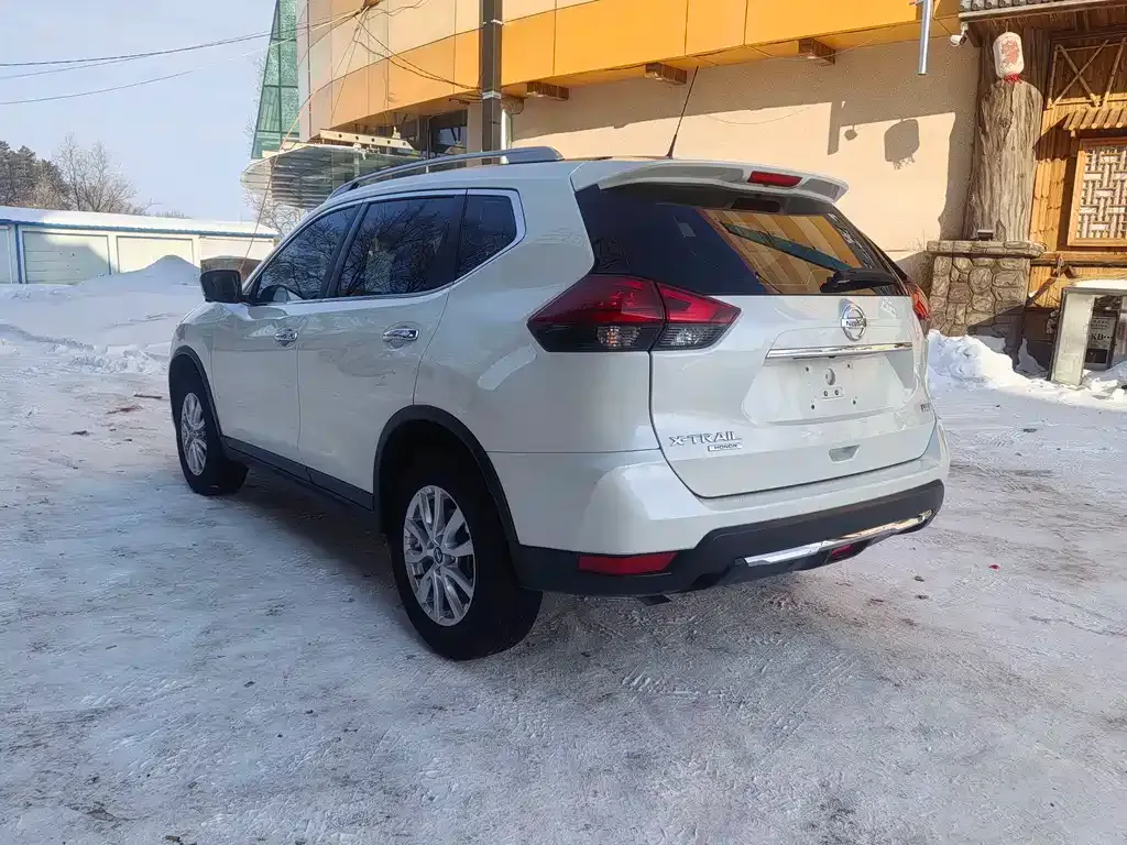 Nissan X-Trail — фото 10