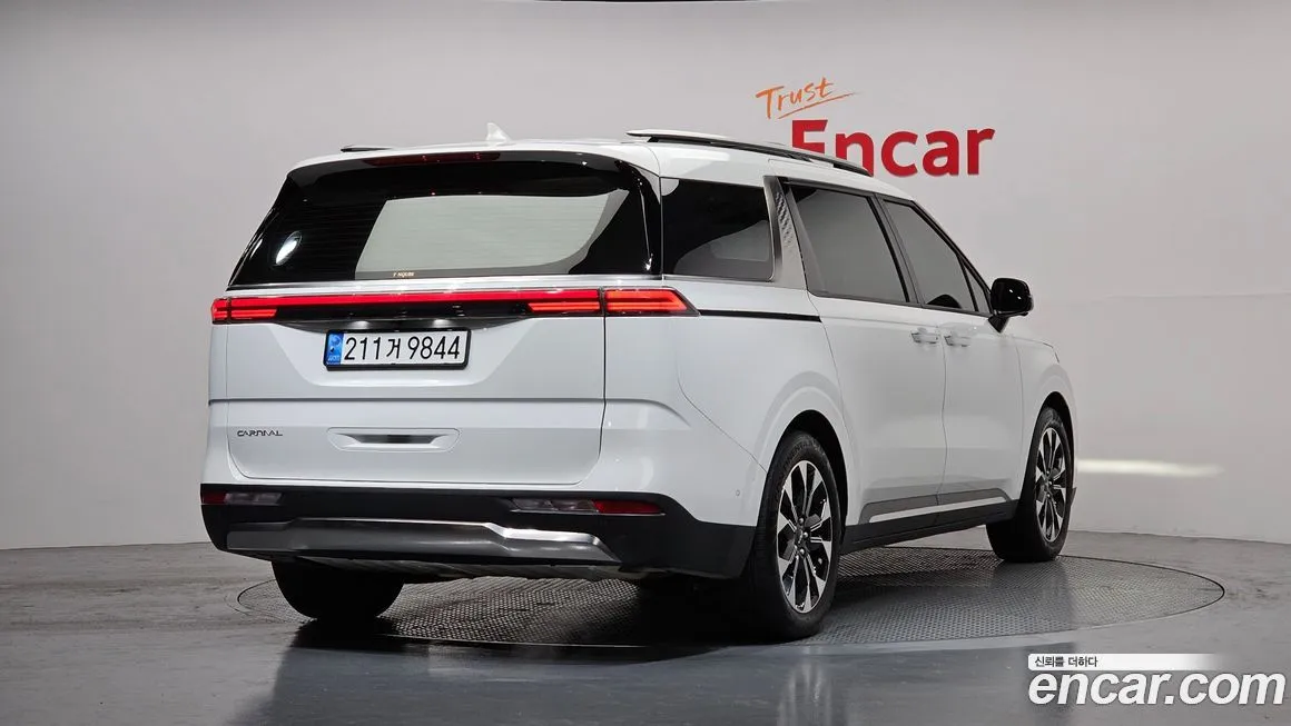 Kia Carnival 2023 из KR, фото 2