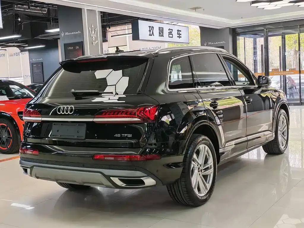 Audi Q7 — фото 3