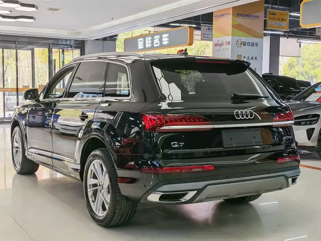 Audi Q7 — фото 6