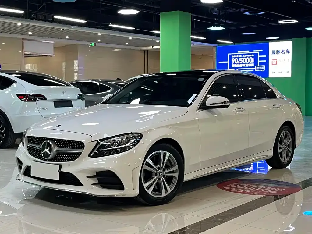 Mercedes-Benz C-Class — фото 1