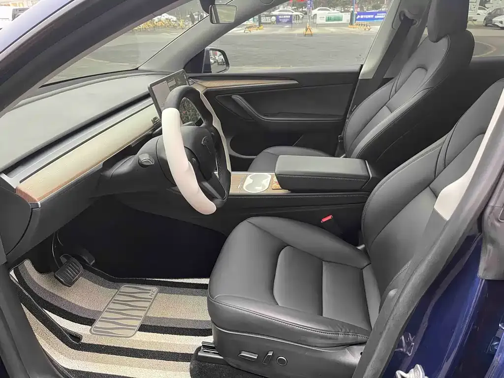 Tesla Model Y — фото 2