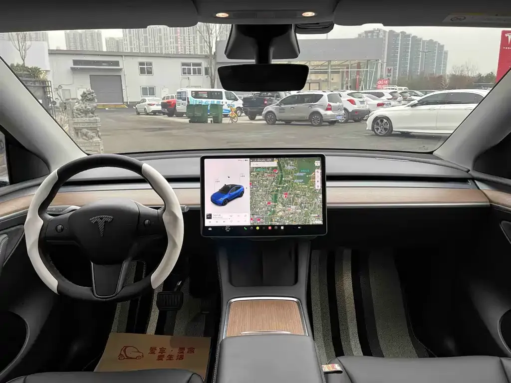 Tesla Model Y — фото 9