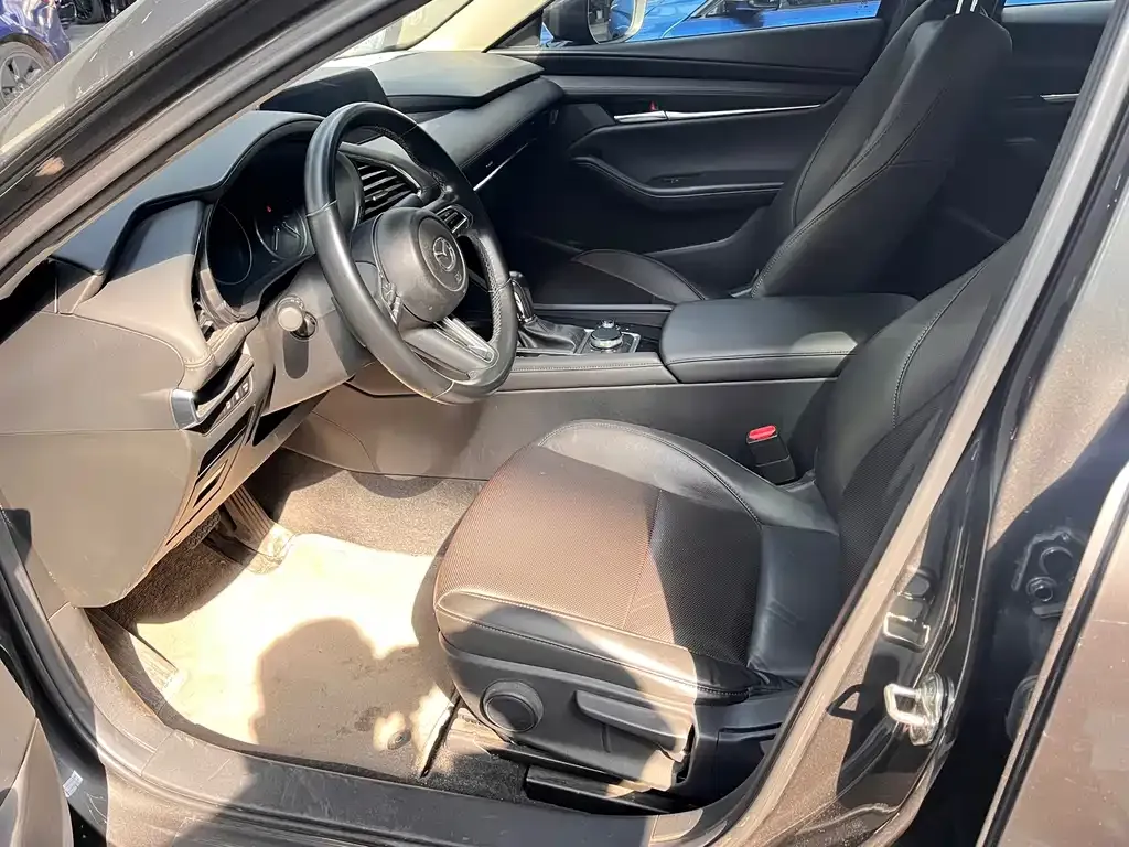Mazda 3 Axela 2021 из CN, фото 2