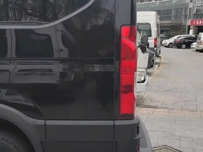 IVECO Ousheng 2022 из CN, фото 8