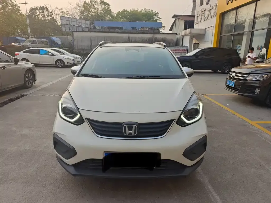 Honda Fit — фото 10