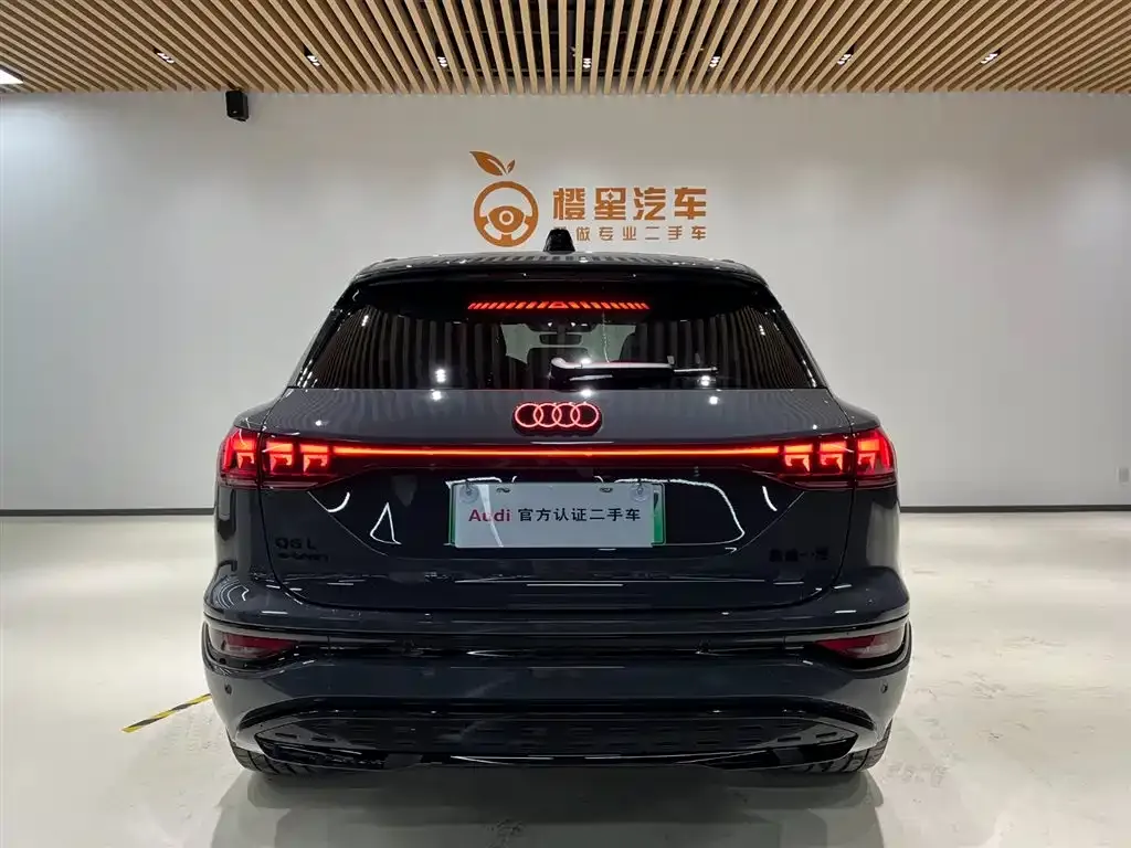 Audi Q6L e-tron — фото 2