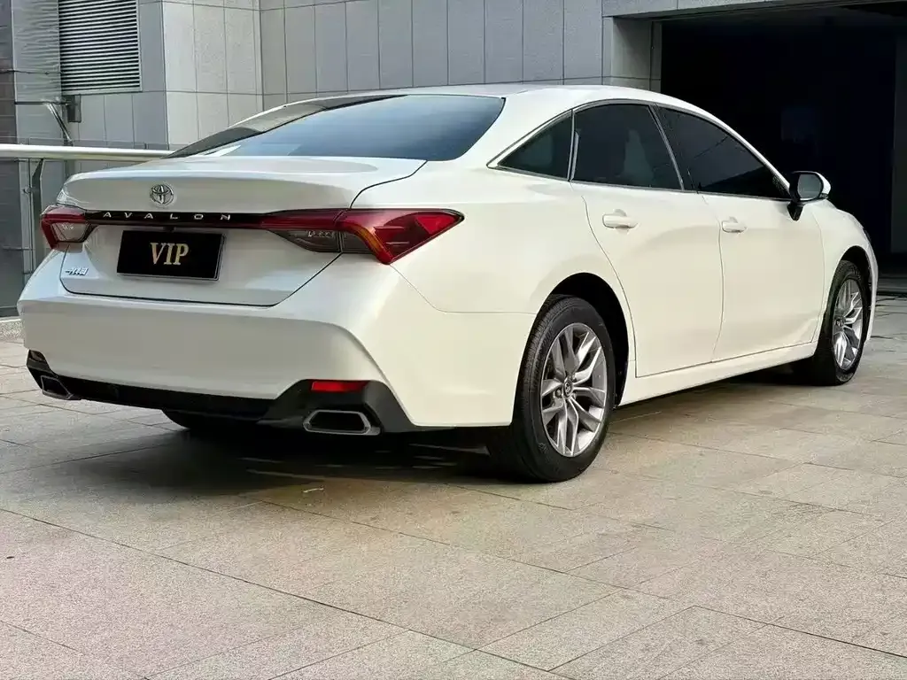 Toyota Avalon — фото 10