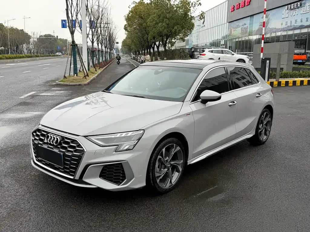Audi A3 2022 из CN, фото 1