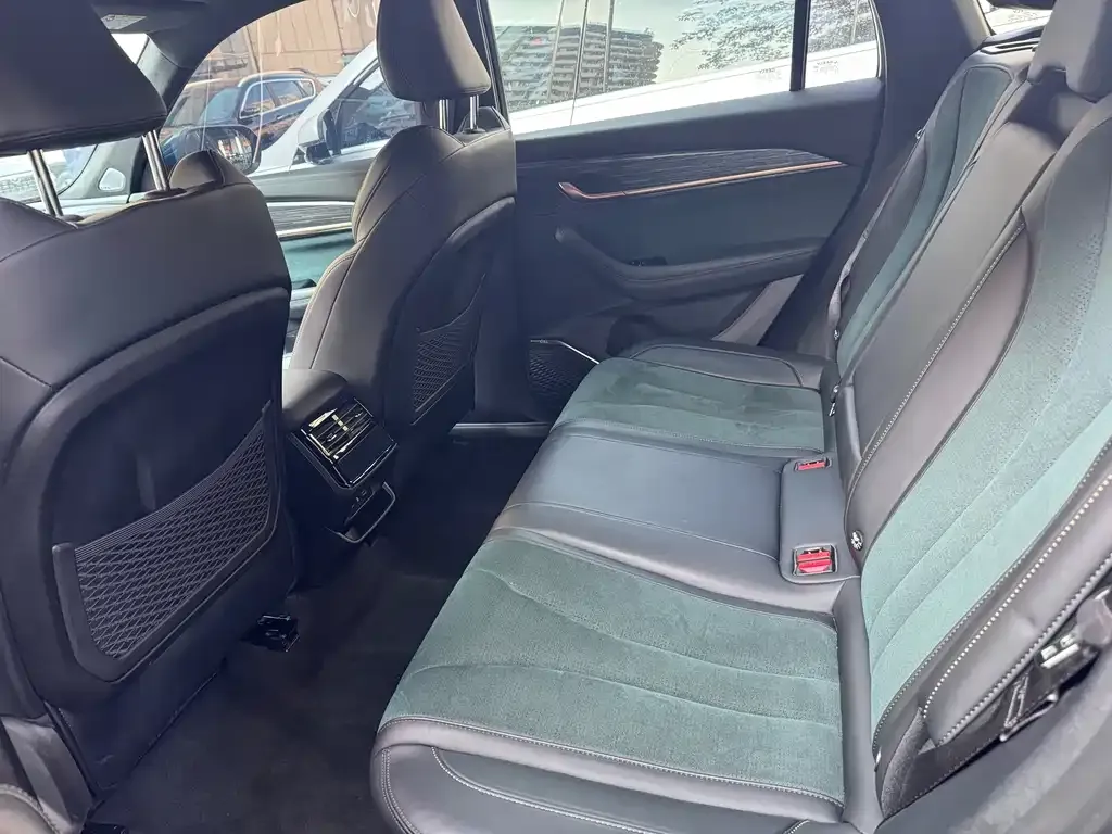 Geely Xingyue L 2021 из CN, фото 2