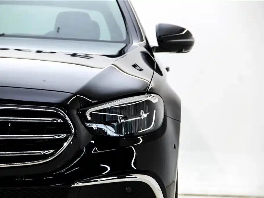 Mercedes-Benz E-Class — фото 2