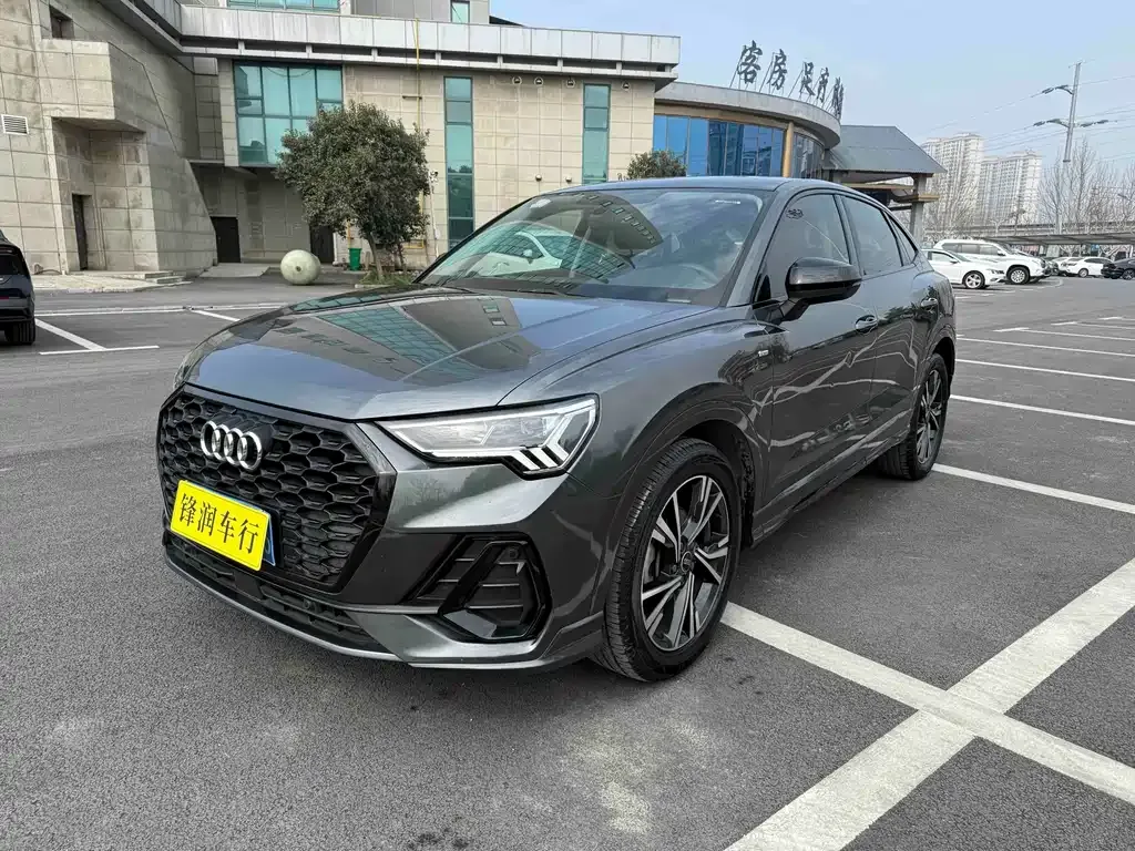 Audi Q3 Sportback — фото 1