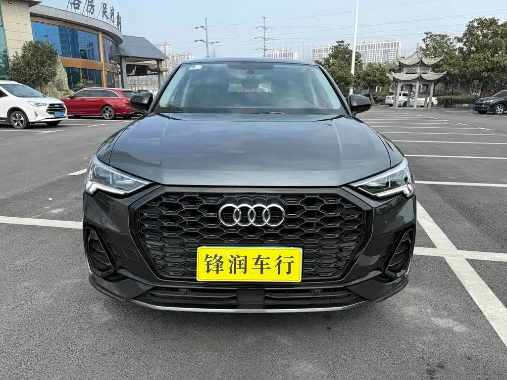 Audi Q3 Sportback — фото 4