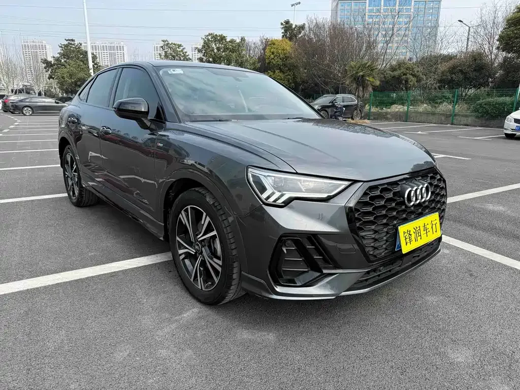 Audi Q3 Sportback — фото 10
