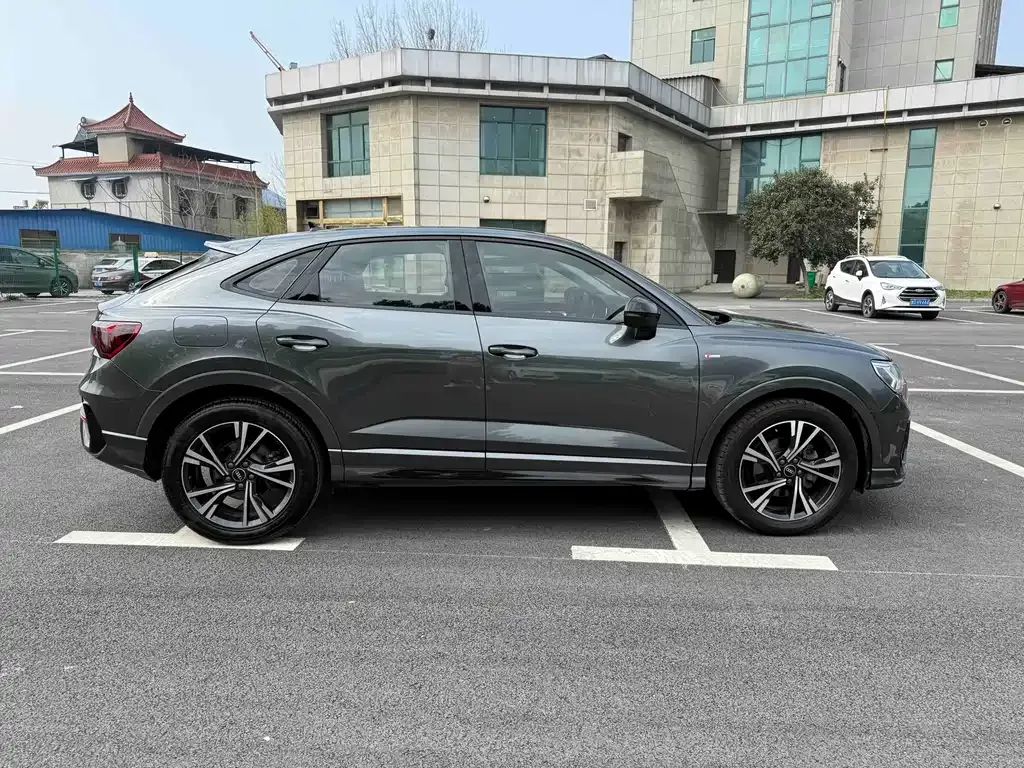 Audi Q3 Sportback — фото 7