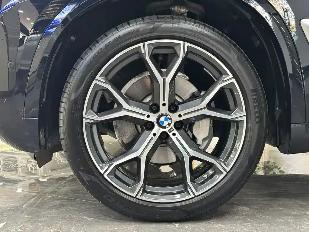 BMW X5 — фото 9