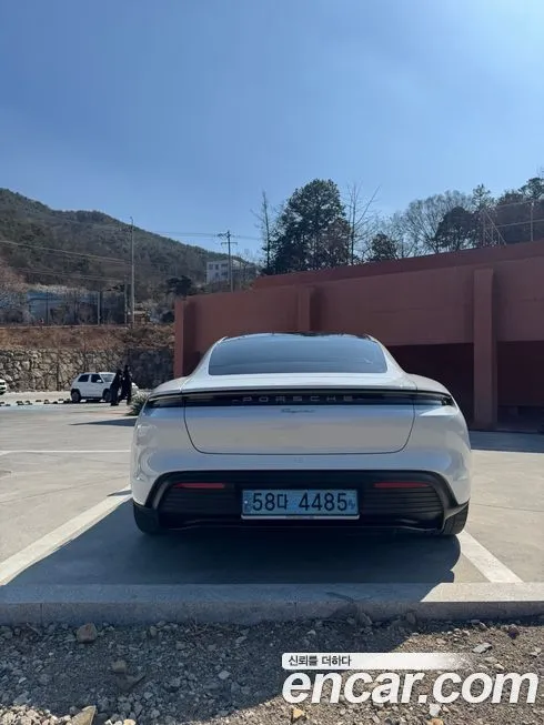 Porsche Taycan 2022 из KR, фото 3
