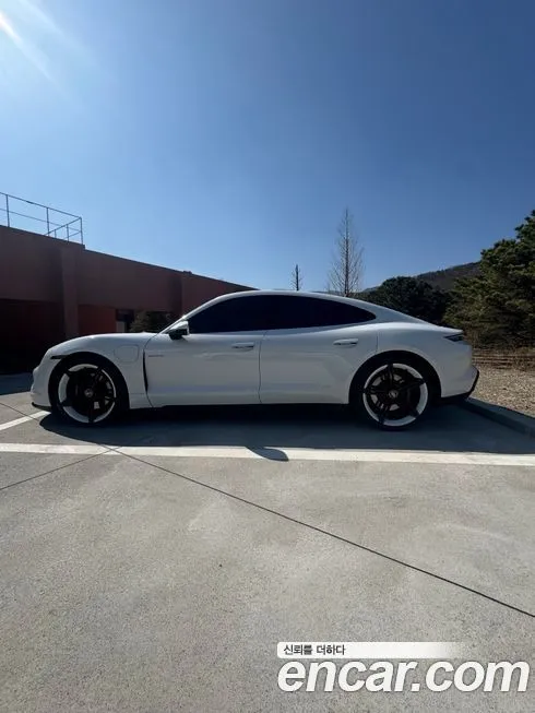 Porsche Taycan 2022 из KR, фото 4
