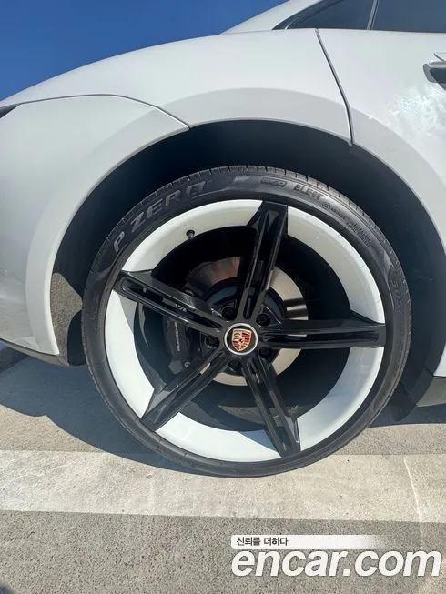 Porsche Taycan 2022 из KR, фото 5