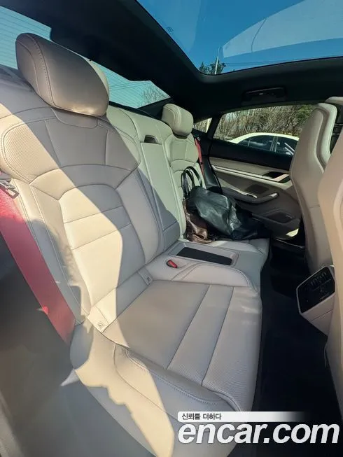 Porsche Taycan 2022 из KR, фото 10