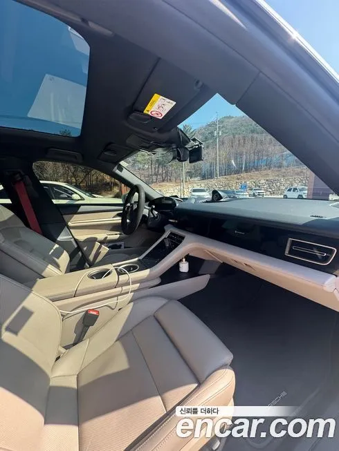 Porsche Taycan 2022 из KR, фото 8