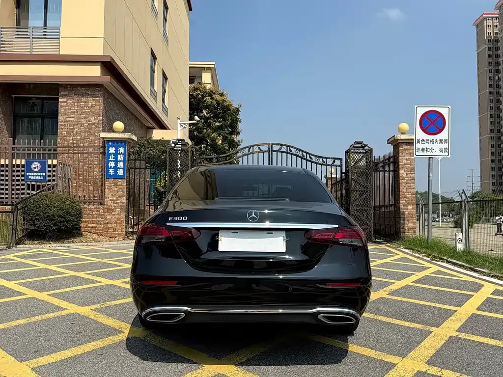 Mercedes-Benz E-Class 2023 из CN, фото 7