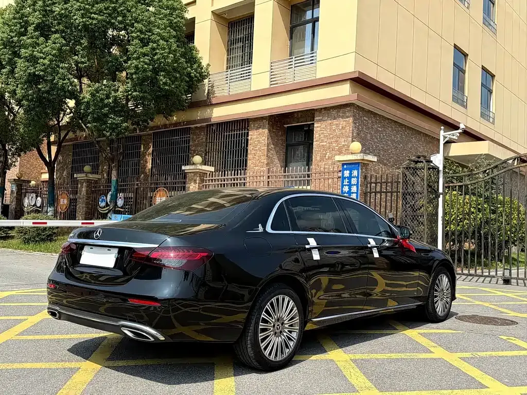 Mercedes-Benz E-Class 2023 из CN, фото 8