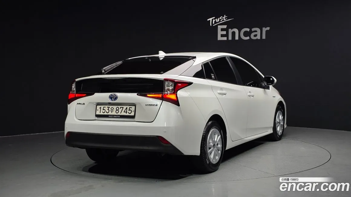 Toyota Prius 2022 из KR, фото 2