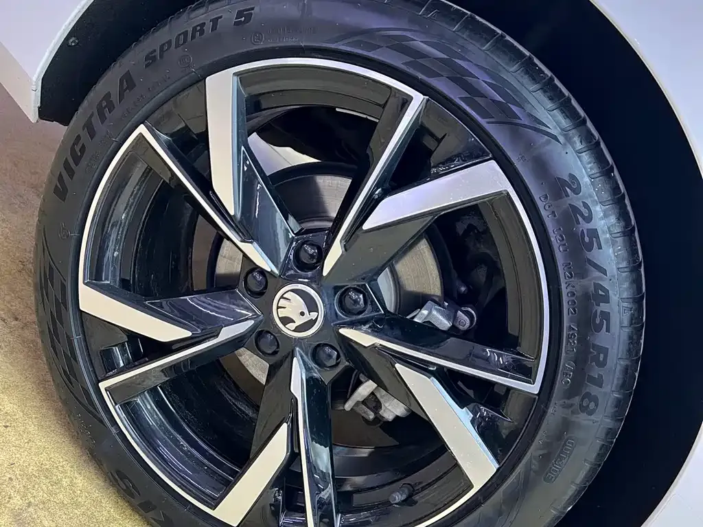 Skoda Octavia 2022 из CN, фото 4