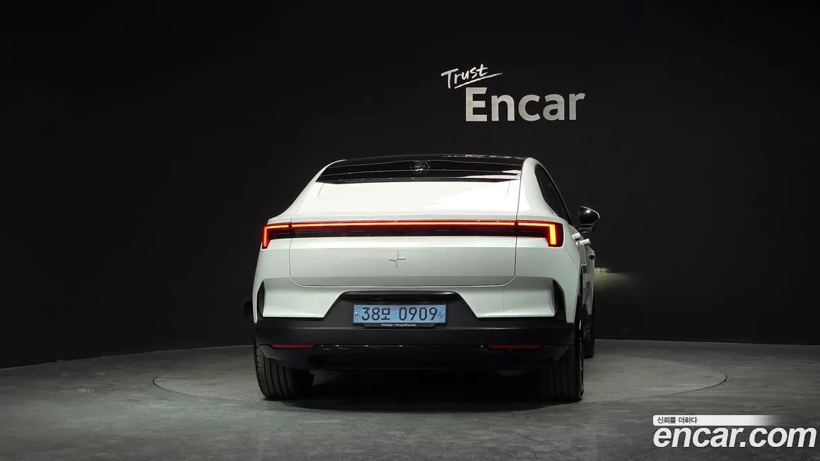 Polestar Polestar 4 — фото 10