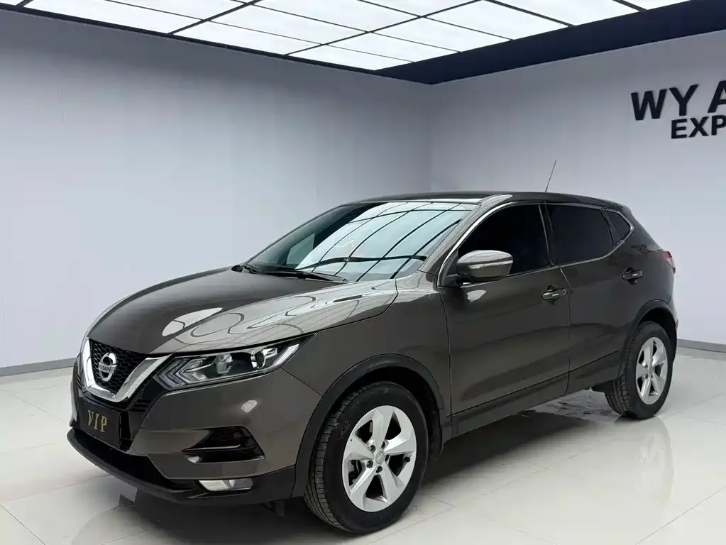 Nissan Qashqai — фото 1