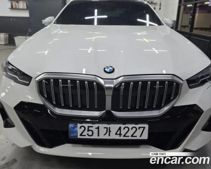 BMW 5-Series 2024 из KR, фото 2