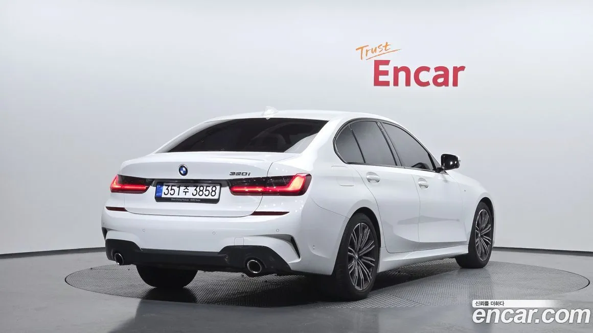 BMW 3-Series 2022 из KR, фото 3