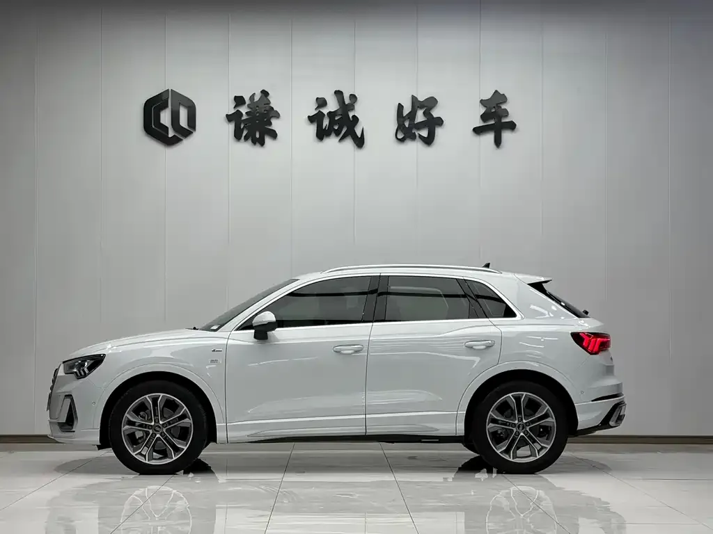 Audi Q3 — фото 8