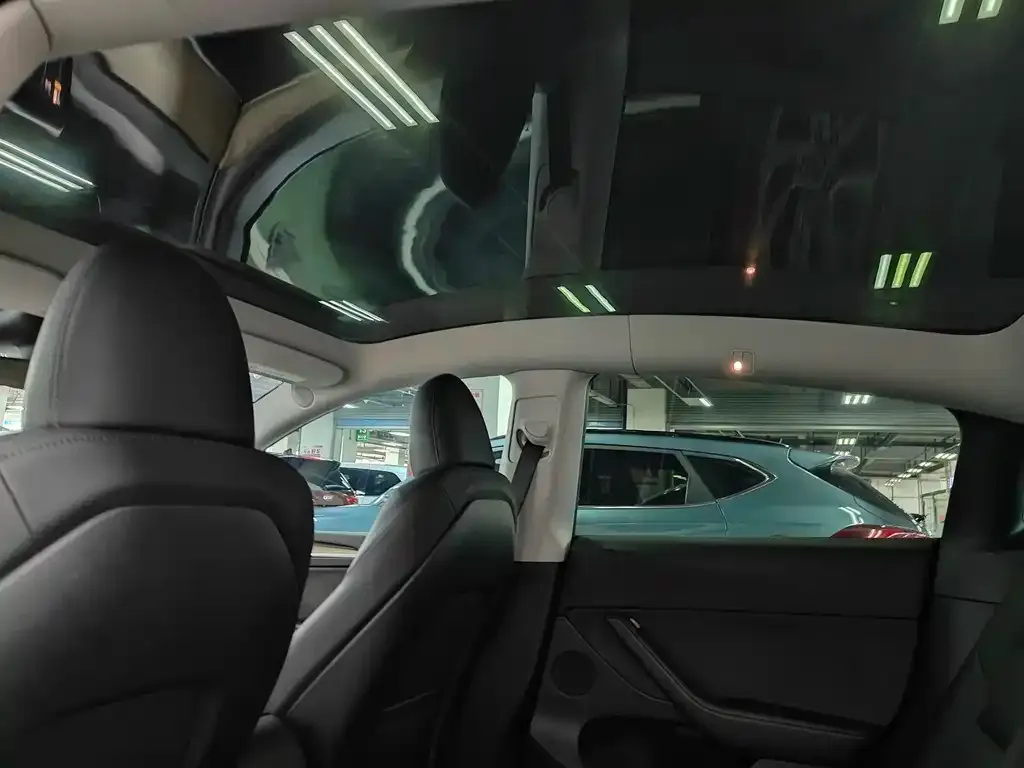 Tesla Model Y 2023 из CN, фото 10